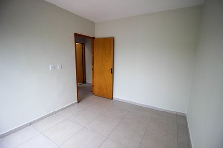 Casa para alugar com 70m², 2 quartos e 2 vagas