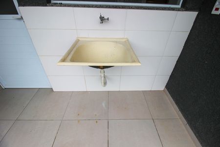Casa para alugar com 70m², 2 quartos e 2 vagas