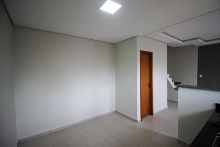 Casa para alugar com 70m², 2 quartos e 2 vagas