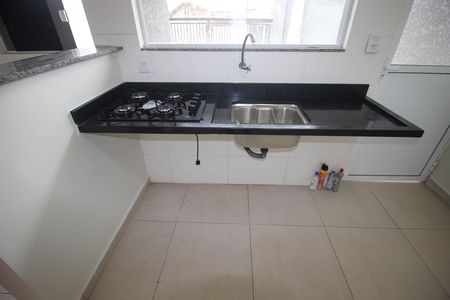 Casa para alugar com 70m², 2 quartos e 2 vagas