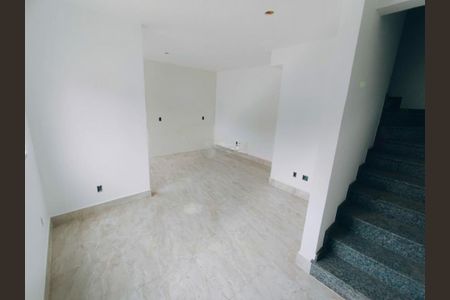 Casa à venda com 2 quartos, 62m² em Vila Rosaria, São Paulo