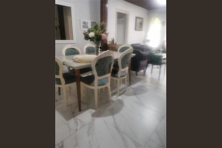 Casa à venda com 4 quartos, 123m² em Jardim das Flores, São Paulo