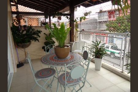 Casa à venda com 150m², 3 quartos e 3 vagas Casa à venda com 150m², 3 quartos e 3 vagasTERRAÇO