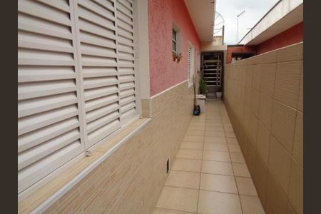 Casa à venda com 150m², 3 quartos e 3 vagas Casa à venda com 150m², 3 quartos e 3 vagasCORREDOR EXTERNO