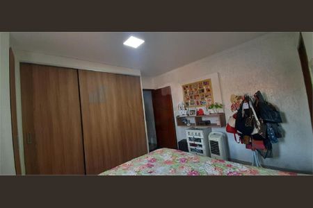 Casa à venda com 4 quartos, 230m² em Chácara Santana, São Paulo