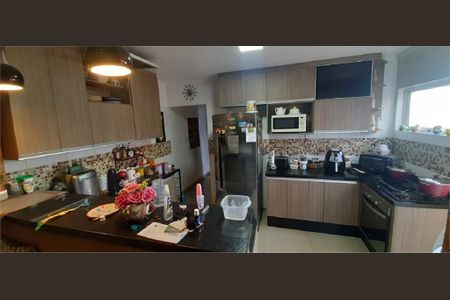 Casa à venda com 230m², 4 quartos e 2 vagas