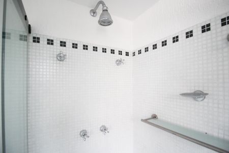Apartamento para alugar com 110m², 1 quarto e 2 vagas Apartamento para alugar com 110m², 1 quarto e 2 vagasBanheiro da Suíte 2