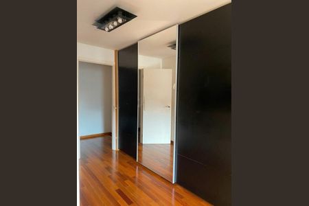 Casa à venda com 4 quartos, 390m² em Horto Florestal, São Paulo