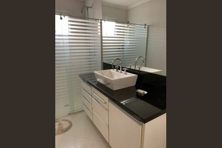 Casa à venda com 390m², 4 quartos e sem vaga