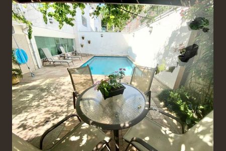 Casa à venda com 390m², 4 quartos e sem vaga