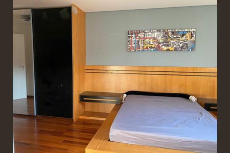 Casa à venda com 4 quartos, 390m² em Horto Florestal, São Paulo