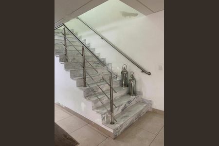 Casa à venda com 390m², 4 quartos e sem vaga