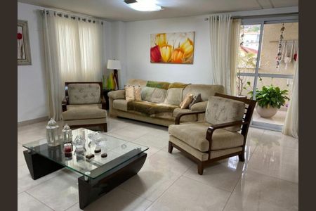 Casa à venda com 390m², 4 quartos e sem vaga