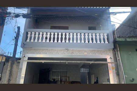Casa à venda com 70m², 3 quartos e 2 vagas Casa à venda com 70m², 3 quartos e 2 vagasFachada