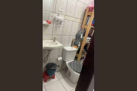 Casa à venda com 70m², 3 quartos e 2 vagas Casa à venda com 70m², 3 quartos e 2 vagasBanheiro