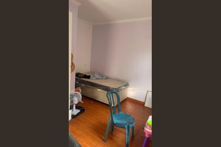 Casa à venda com 70m², 3 quartos e 2 vagas Casa à venda com 70m², 3 quartos e 2 vagasQuarto