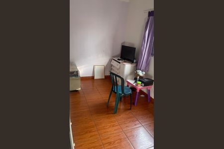 Casa à venda com 70m², 3 quartos e 2 vagas Casa à venda com 70m², 3 quartos e 2 vagasQuarto