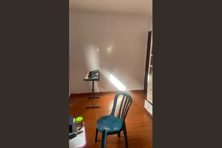Casa à venda com 70m², 3 quartos e 2 vagas Casa à venda com 70m², 3 quartos e 2 vagasQuarto