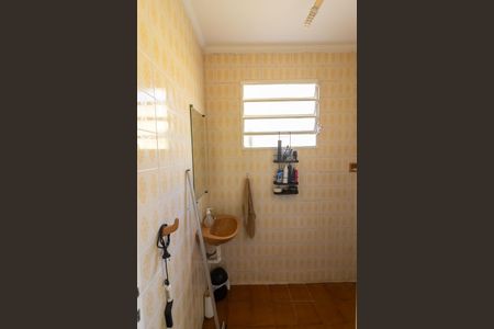 Casa à venda com 229m², 2 quartos e 4 vagas Casa à venda com 229m², 2 quartos e 4 vagasEdícula Banheiro 2