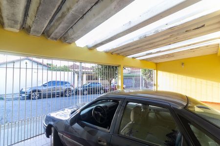 Casa à venda com 229m², 2 quartos e 4 vagas Casa à venda com 229m², 2 quartos e 4 vagasGaragem