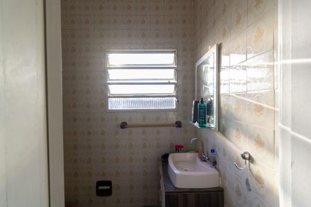 Casa à venda com 229m², 2 quartos e 4 vagas Casa à venda com 229m², 2 quartos e 4 vagasEdícula Banheiro 1