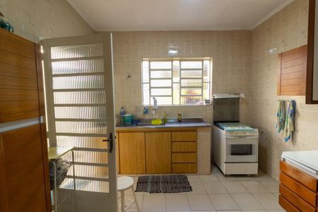 Casa à venda com 229m², 2 quartos e 4 vagas Casa à venda com 229m², 2 quartos e 4 vagasCozinha