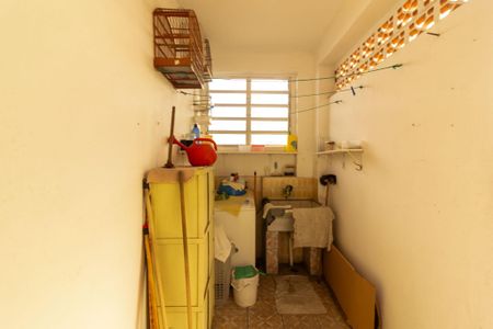 Casa à venda com 229m², 2 quartos e 4 vagas Casa à venda com 229m², 2 quartos e 4 vagasÁrea de Serviço