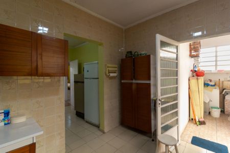 Casa à venda com 229m², 2 quartos e 4 vagas Casa à venda com 229m², 2 quartos e 4 vagasCozinha