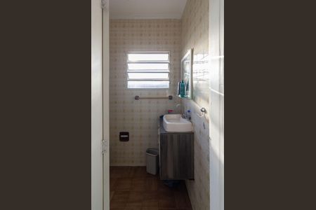 Casa à venda com 229m², 2 quartos e 4 vagas Casa à venda com 229m², 2 quartos e 4 vagasEdícula Banheiro 1
