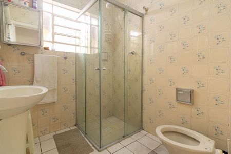 Casa à venda com 229m², 2 quartos e 4 vagas Casa à venda com 229m², 2 quartos e 4 vagasBanheiro Social