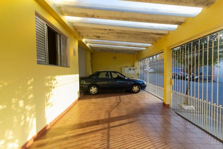 Casa à venda com 229m², 2 quartos e 4 vagas Casa à venda com 229m², 2 quartos e 4 vagasGaragem