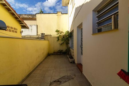 Casa à venda com 229m², 2 quartos e 4 vagas Casa à venda com 229m², 2 quartos e 4 vagasEdícula Área de serviço