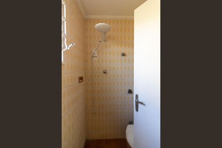 Casa à venda com 229m², 2 quartos e 4 vagas Casa à venda com 229m², 2 quartos e 4 vagasEdícula Banheiro 2