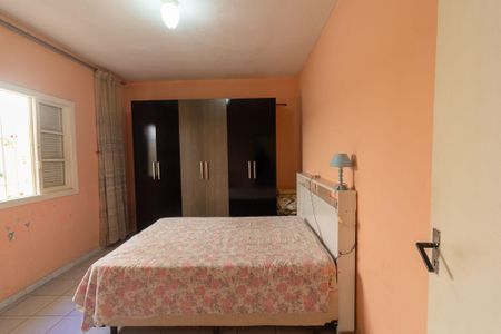 Casa à venda com 229m², 2 quartos e 4 vagas Casa à venda com 229m², 2 quartos e 4 vagasQuarto 2