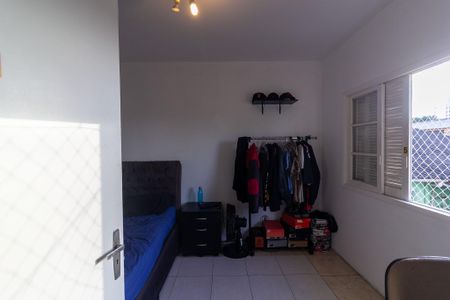 Casa à venda com 229m², 2 quartos e 4 vagas Casa à venda com 229m², 2 quartos e 4 vagasEdícula Quarto