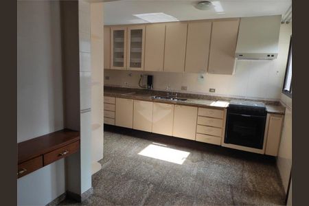 Apartamento à venda com 206m², 4 quartos e 3 vagas