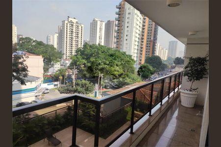 Apartamento à venda com 206m², 4 quartos e 3 vagas