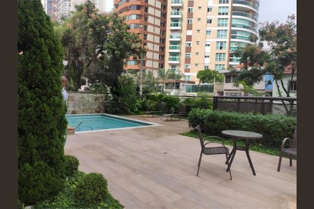Apartamento à venda com 206m², 4 quartos e 3 vagas