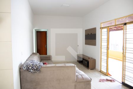 Sala de casa para alugar com 3 quartos, 380m² em Vila Cristina, Goiânia