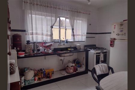 Casa à venda com 3 quartos, 200m² em Vila Medeiros, São Paulo