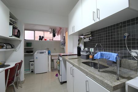 Apartamento à venda com 60m², 2 quartos e 1 vagaCozinha e Área de Serviço