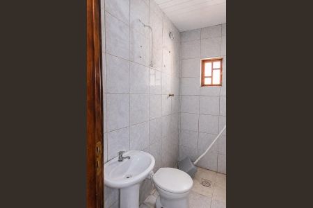 Casa à venda com 240m², 4 quartos e 3 vagas Casa à venda com 240m², 4 quartos e 3 vagasEdícula(Fundos)BANHEIRO