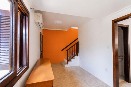 Sala de casa à venda com 4 quartos, 240m² em Harmonia, Canoas