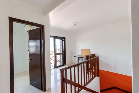 Casa à venda com 240m², 4 quartos e 3 vagas Casa à venda com 240m², 4 quartos e 3 vagasEscritório