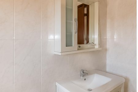Casa à venda com 240m², 4 quartos e 3 vagas Casa à venda com 240m², 4 quartos e 3 vagasBanheiro Social