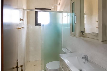 Casa à venda com 240m², 4 quartos e 3 vagas Casa à venda com 240m², 4 quartos e 3 vagasBanheiro Social
