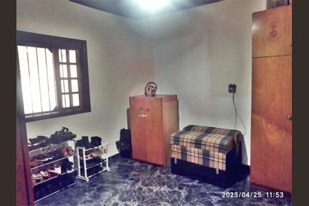 Casa à venda com 3 quartos, 357m² em Parque Peruche, São Paulo