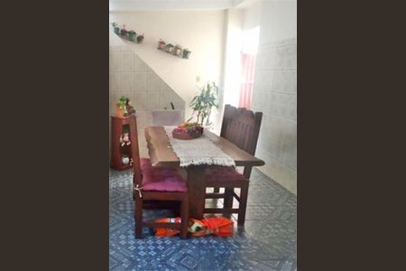 Casa à venda com 3 quartos, 357m² em Parque Peruche, São Paulo