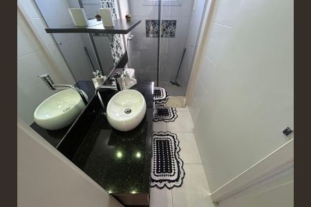 Casa à venda com 120m², 3 quartos e 1 vagaBanheiro