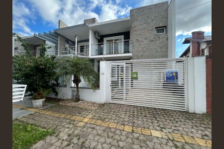 Casa à venda com 120m², 3 quartos e 1 vagaFachada
